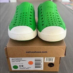 Native Kids Sneakers - Vibrant Green and White